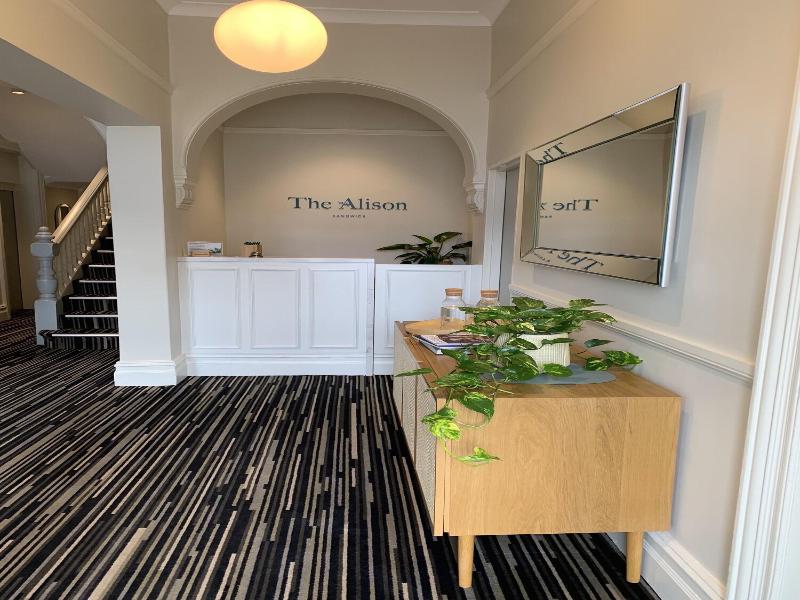 Alison Lodge image