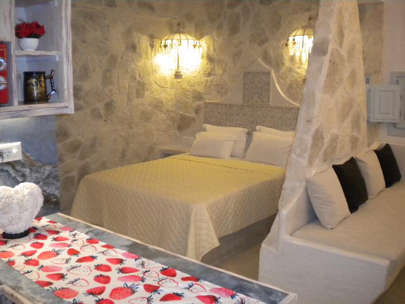 Starlight Luxury Seaside Villa & Suites image