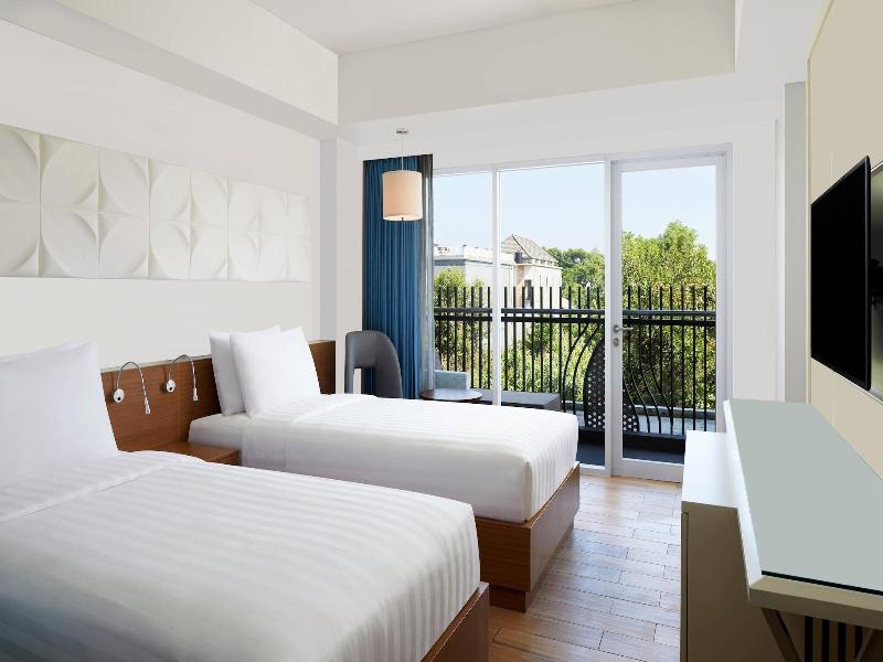 Fairfield By Marriott Bali Kuta Sunset Road image