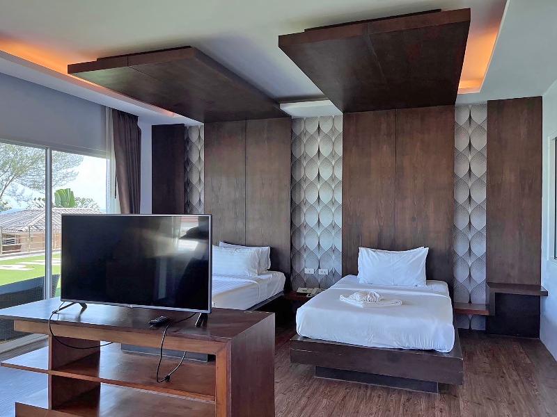 Phi Phi Cliff Beach Resort image