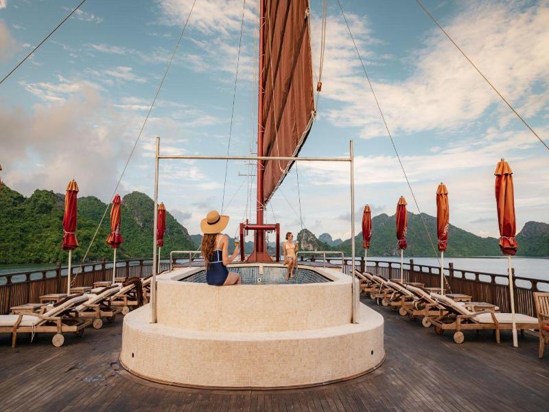 Heritage Line Ginger Cruise-Ha Long Bay and Lan Ha