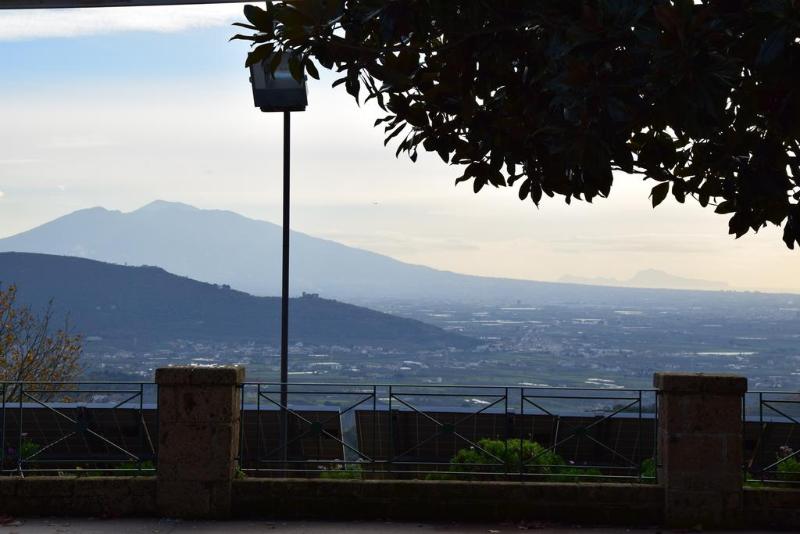 Guardanapoli — photo 3