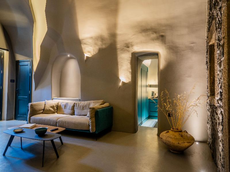 VILLA WITH PRIVATE POOL — photo 14