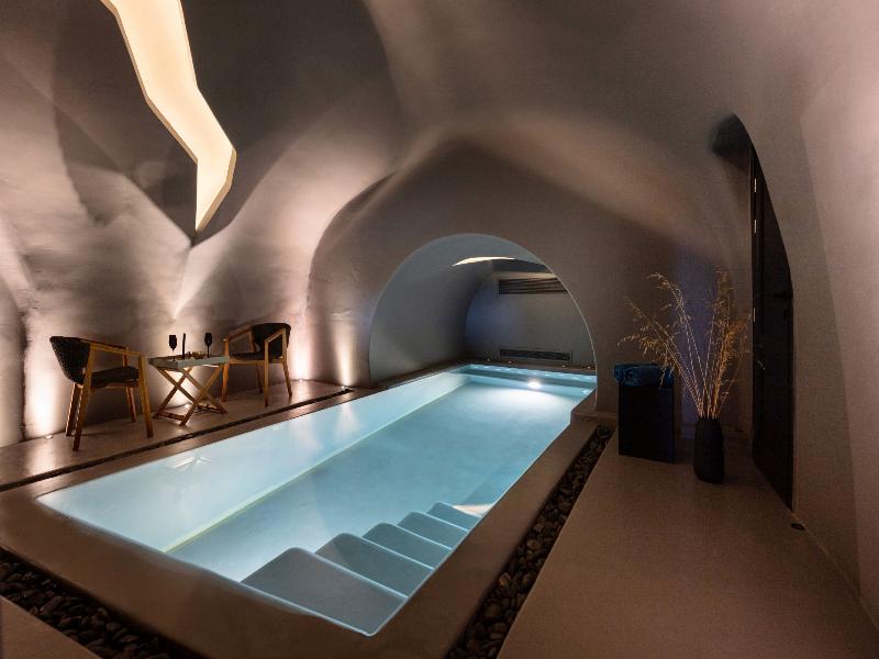 VILLA WITH PRIVATE POOL — photo 13