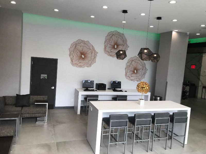 Wingate By Wyndham Long Island City image