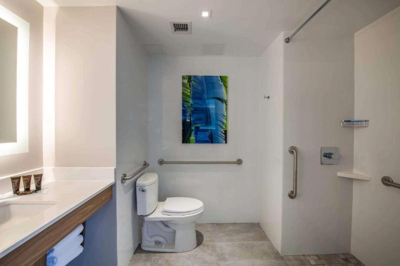 Wingate By Wyndham Long Island City image