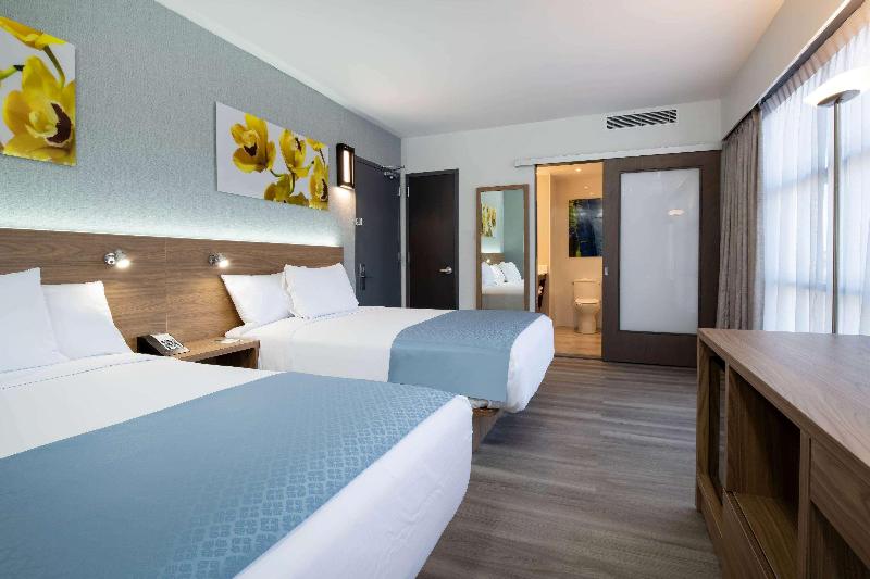 Wingate By Wyndham Long Island City image