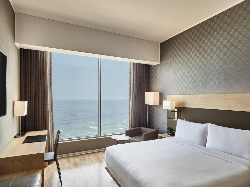 Ac Hotel Lima Miraflores image