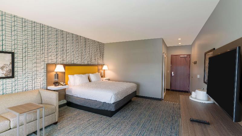 Hampton Inn Riverside Downtown image