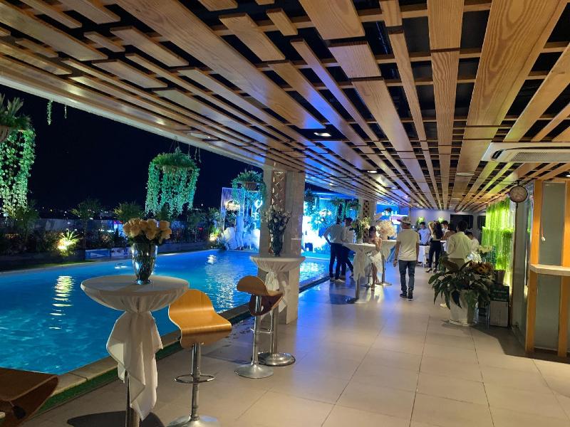 Holiday One Hotel image