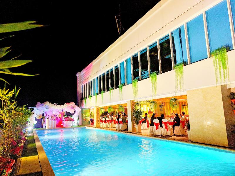 Holiday One Hotel image