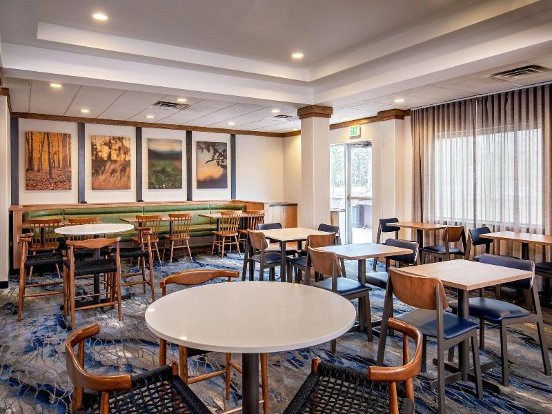 Fairfield Inn Suites Saratoga Malta image