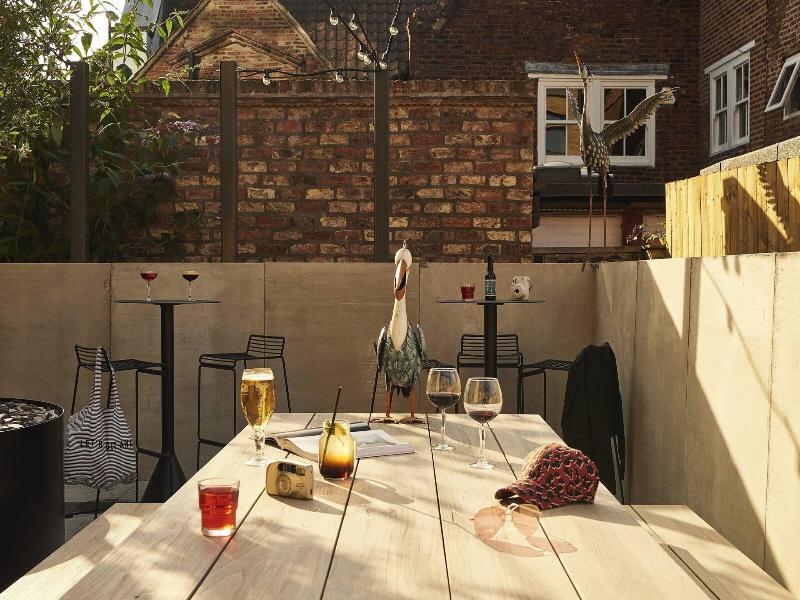 Moxy York image