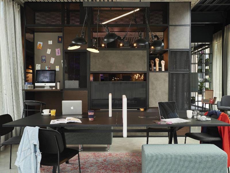Moxy York image