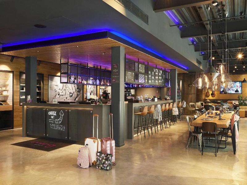 Moxy York image