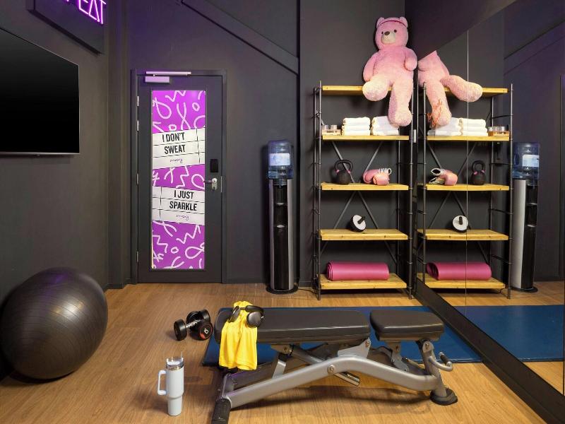 Moxy York image