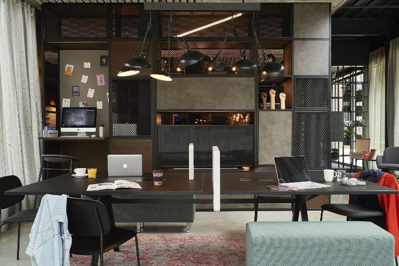 Moxy York image