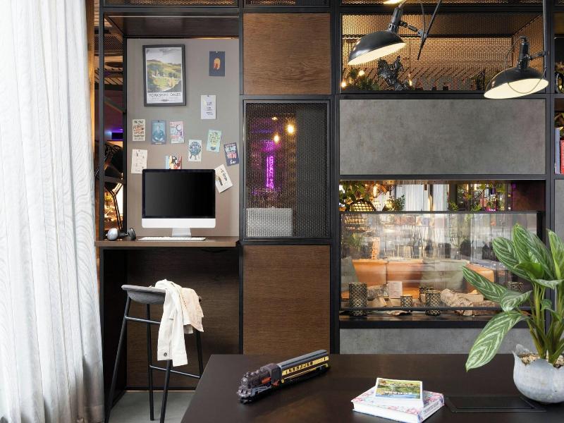 Moxy York image