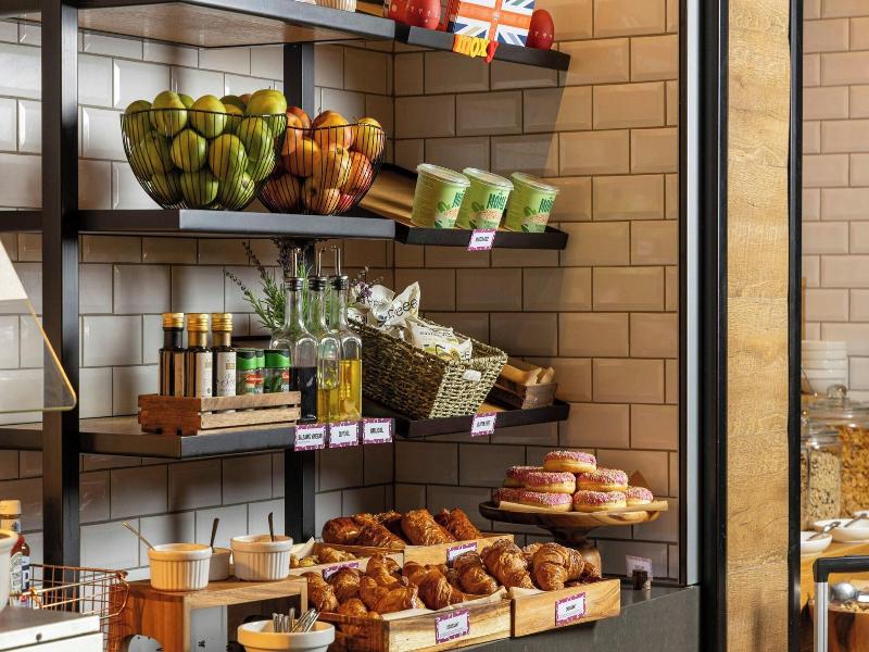 Moxy York image