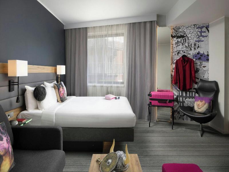 Moxy York image