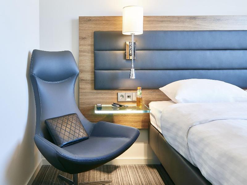 Moxy York image