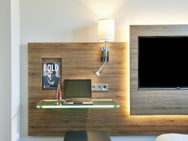 Moxy York image