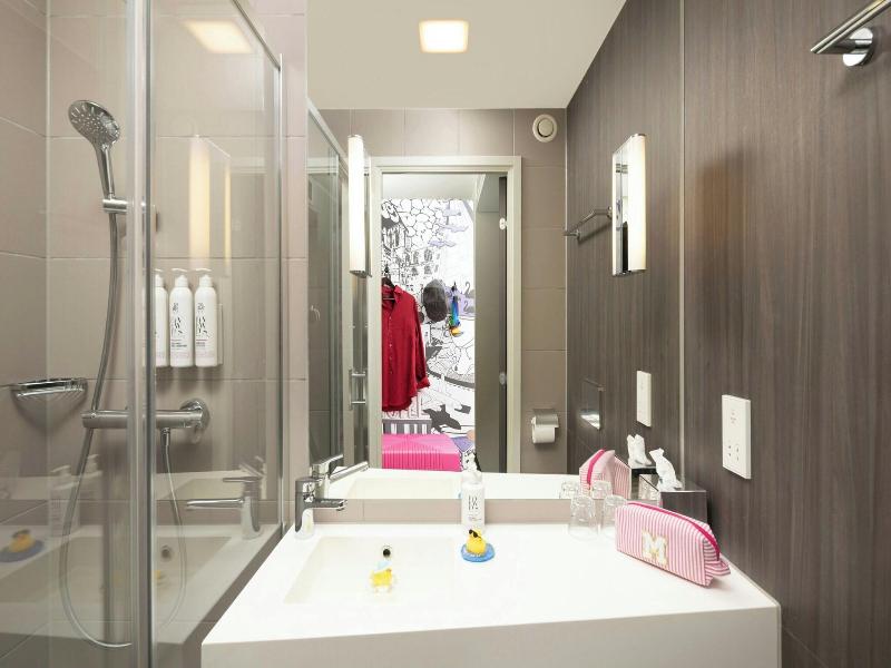 Moxy York image