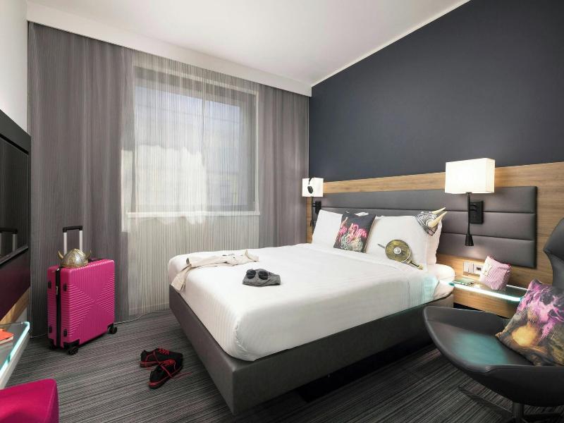 Moxy York image