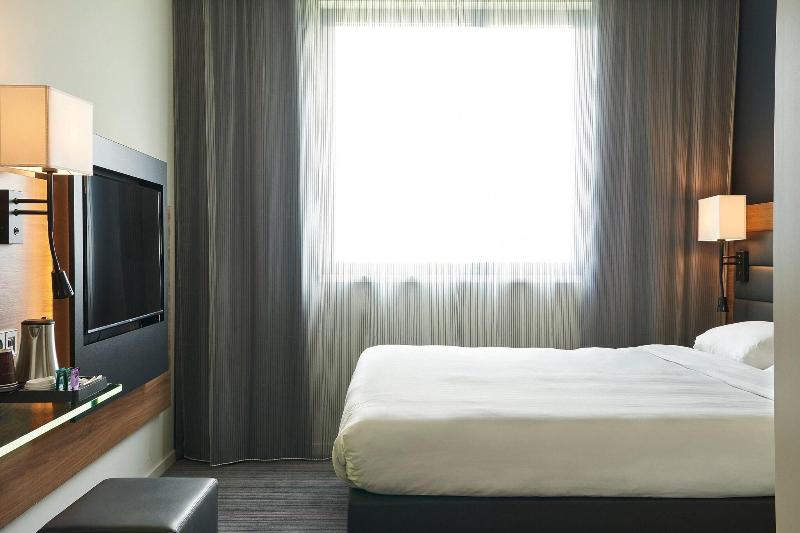 Moxy York image