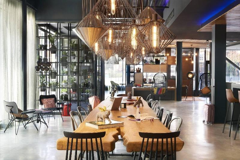 Moxy York image