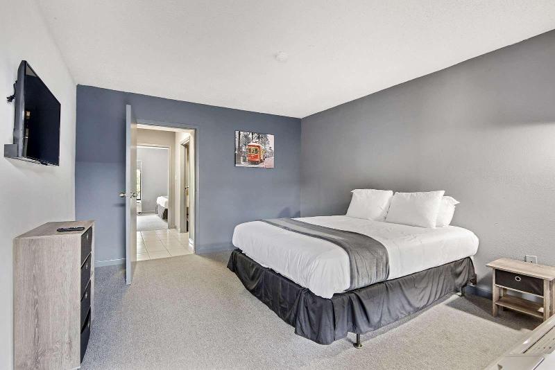 Ramada By Wyndham New Orleans image