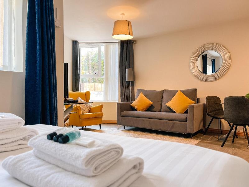Broc House Suites image
