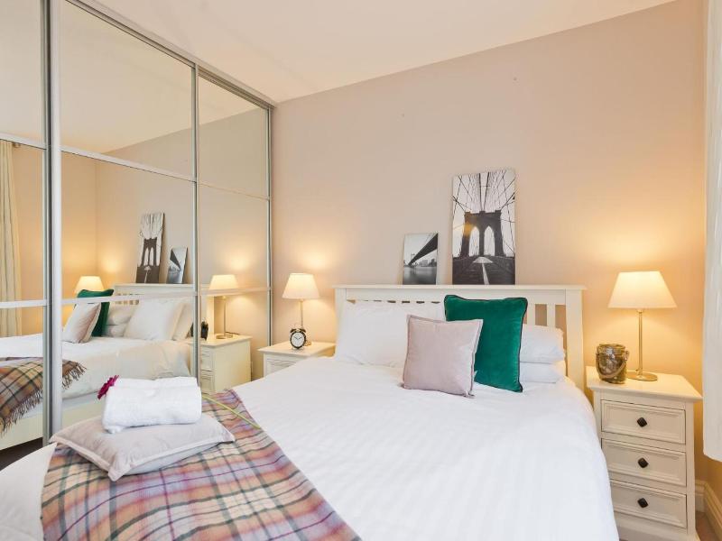 Broc House Suites image