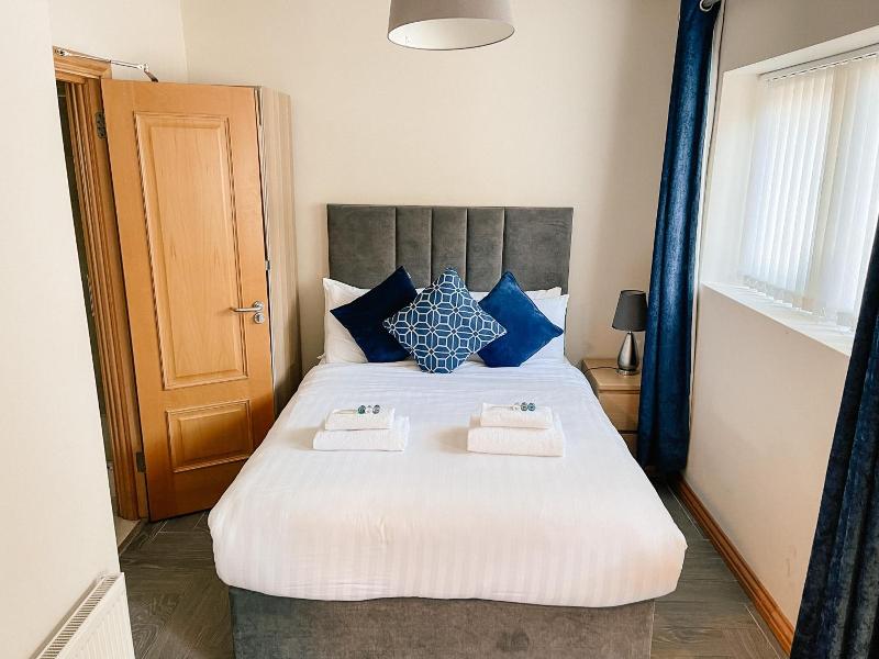 Broc House Suites image