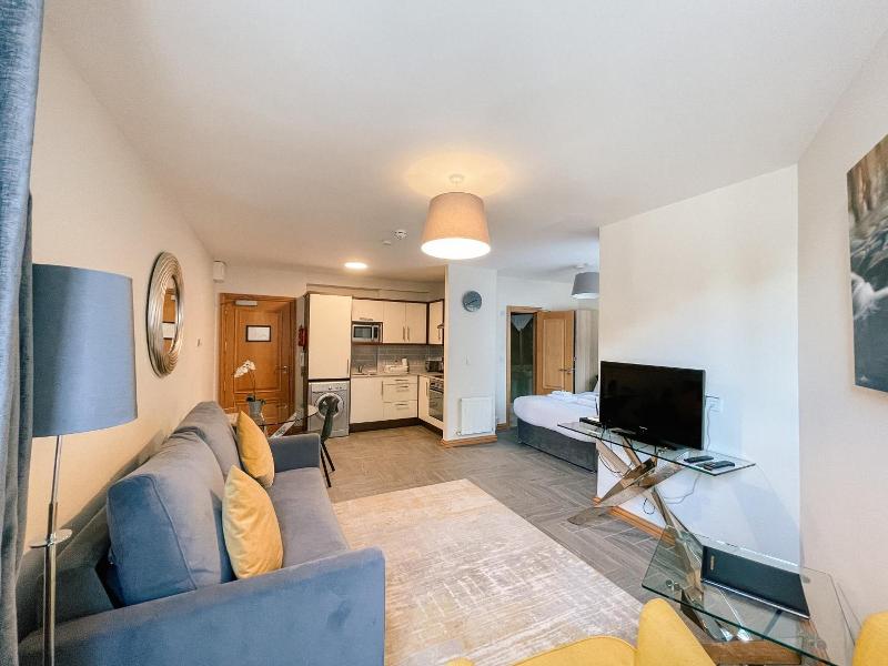 Broc House Suites image