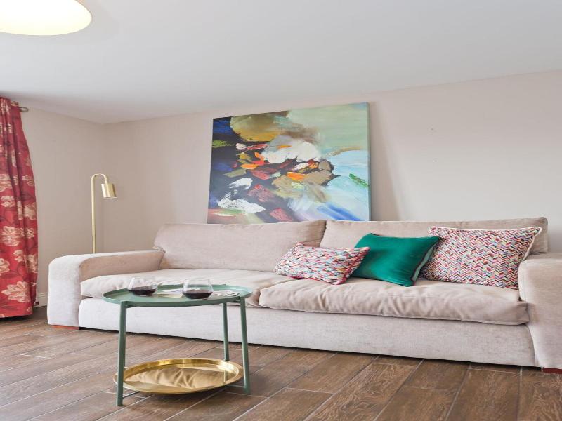 Broc House Suites image