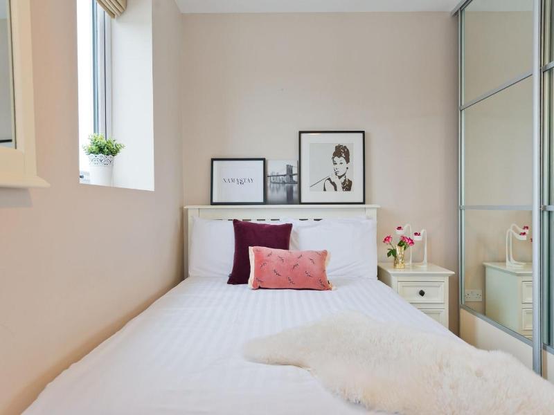 Broc House Suites image