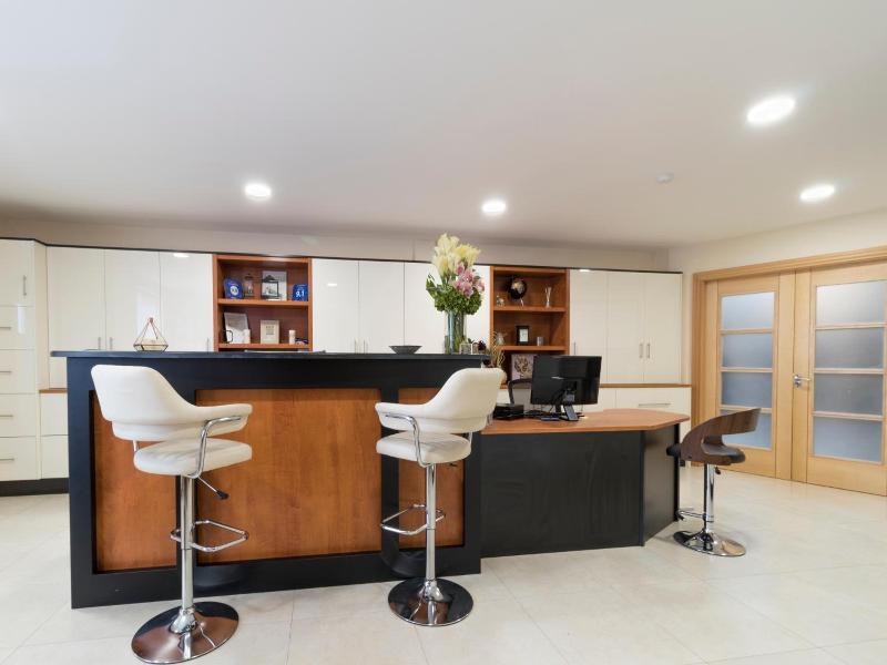 Broc House Suites image