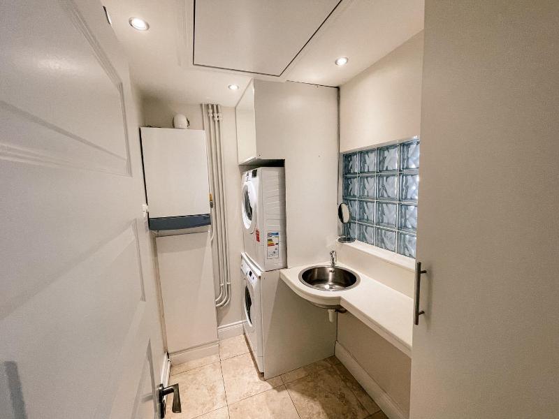 Broc House Suites image