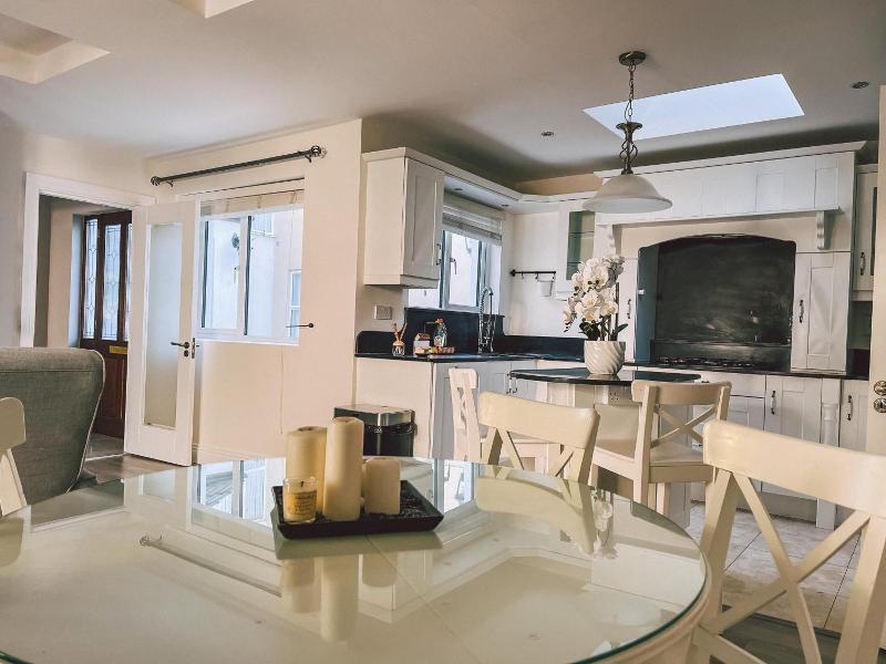 Broc House Suites image