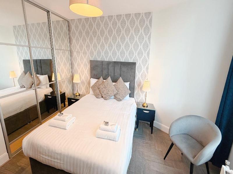 Broc House Suites image