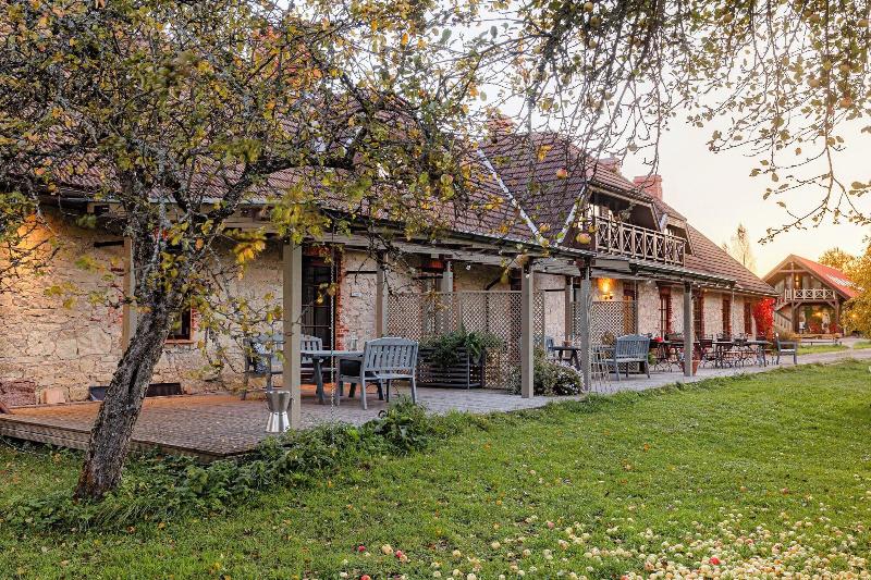 Karlamuiza Country Hotel image