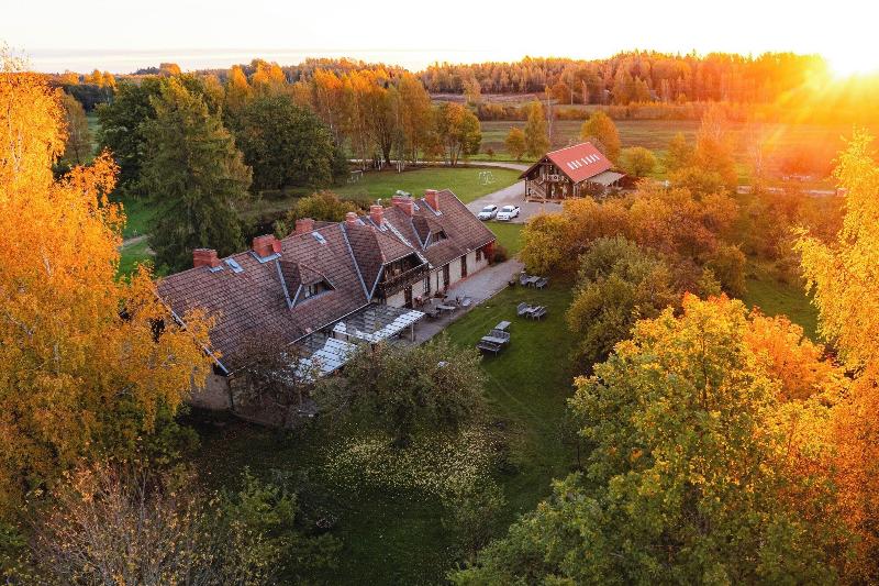 Karlamuiza Country Hotel image