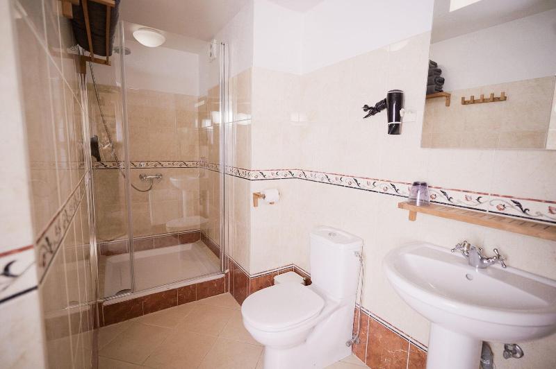 Karlamuiza Country Hotel image