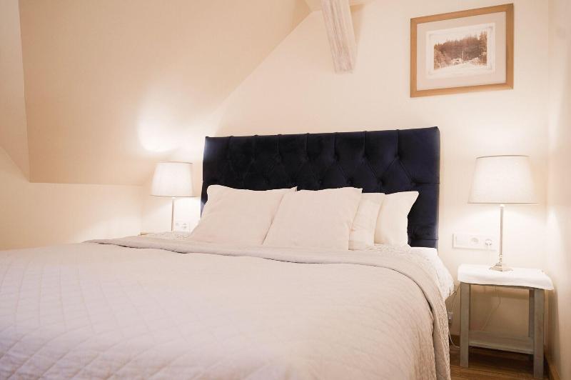Karlamuiza Country Hotel image