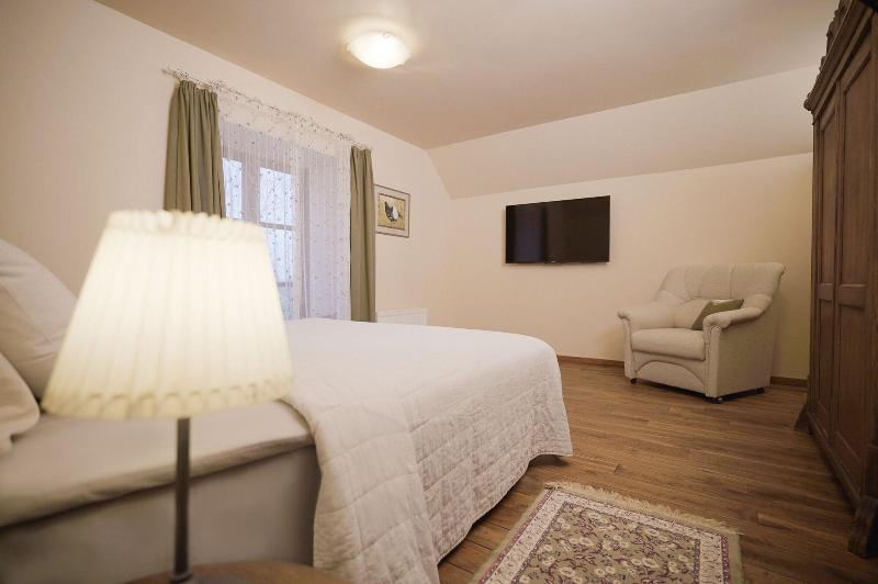 Karlamuiza Country Hotel image