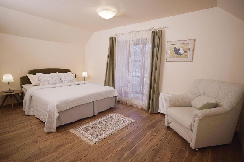 Karlamuiza Country Hotel image