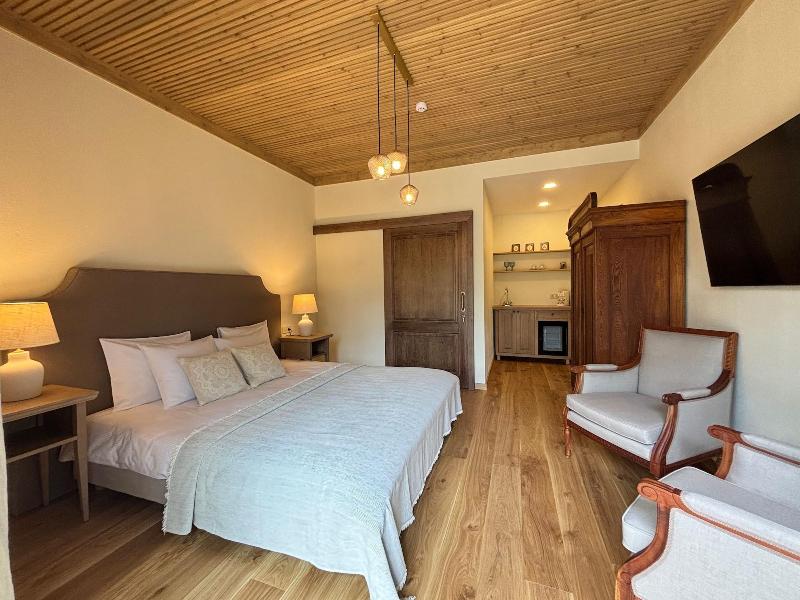 Karlamuiza Country Hotel image