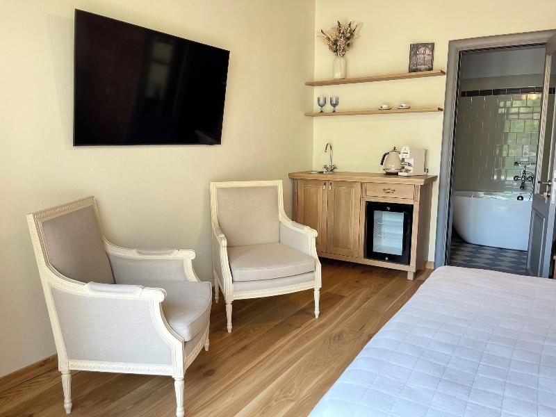 Karlamuiza Country Hotel image
