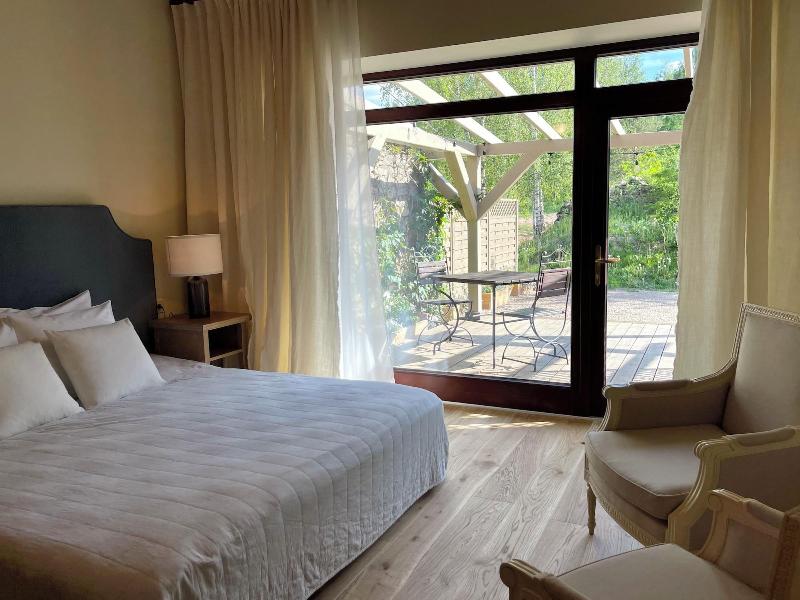 Karlamuiza Country Hotel image